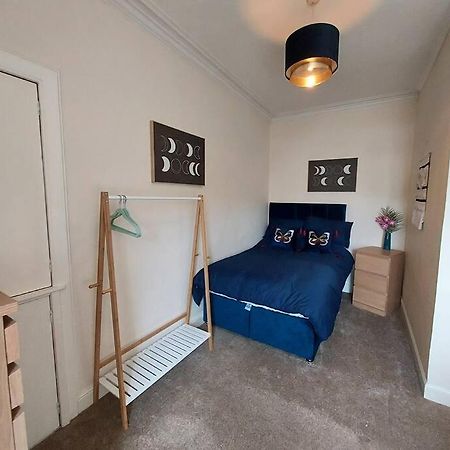 Lovely 2 Bedroom Apartment In The Centre Of Hawick Eksteriør billede